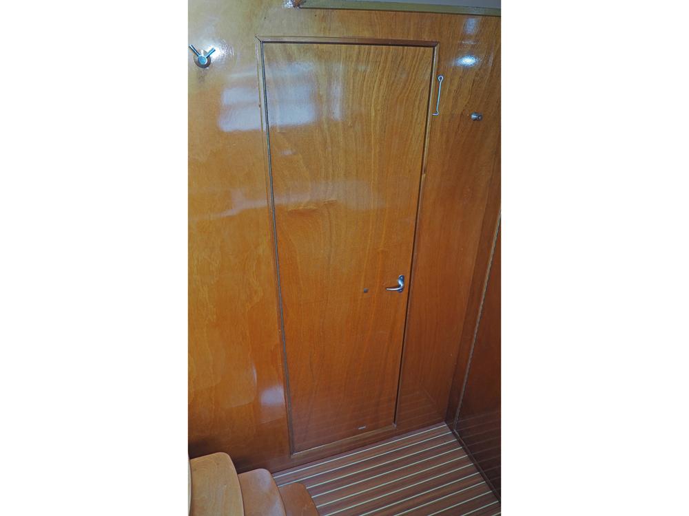 Salon, Accommodatie